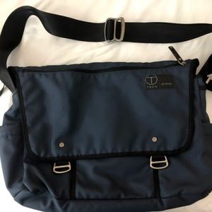 Tumi T-Tech Navy Nylon Messenger Bag, Gently Used
